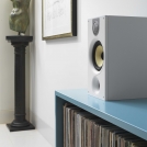 686 white on blue cabinet