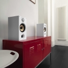 686 white on red cabinet